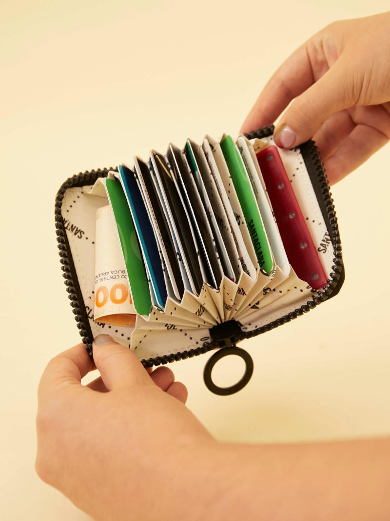 Tarjetero Lucía Berenjena